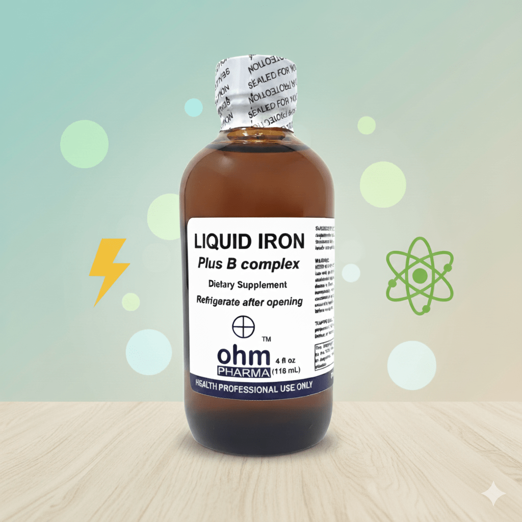 Frasco de suplemento Liquid Iron Plus B Complex de Ohm Pharma para energía y glóbulos rojos, con cuchara dosificadora.